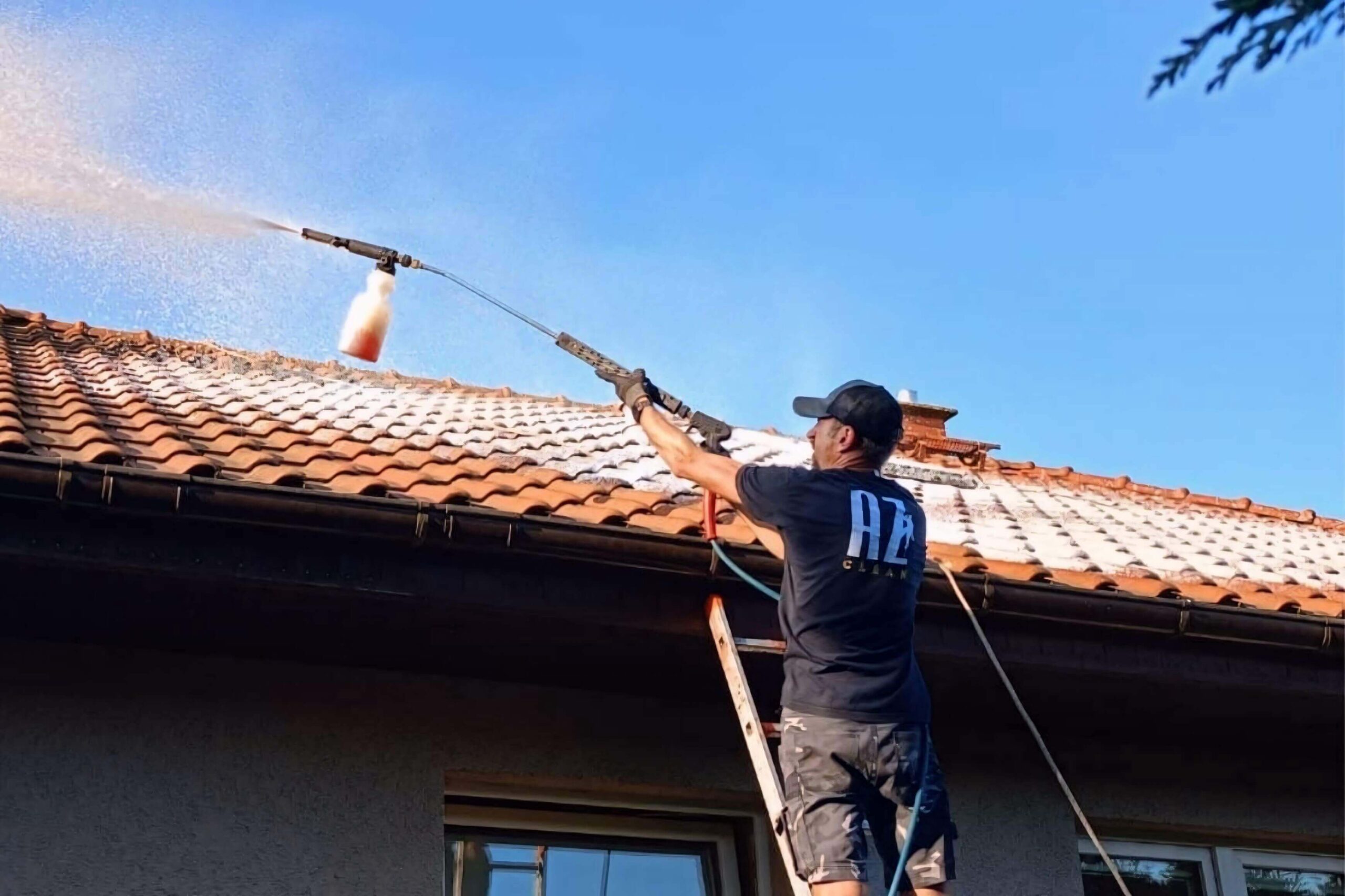 Profesjonalne mycie dachu – czyszczenie dachówki pod ciśnieniem-AZ CLEAN