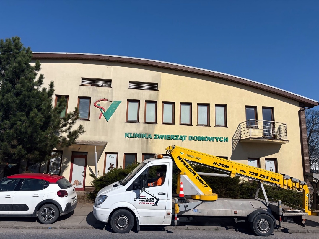 budynek kliniki zwierzat domwych-zlecenie mycia elewacji budynku-az clean