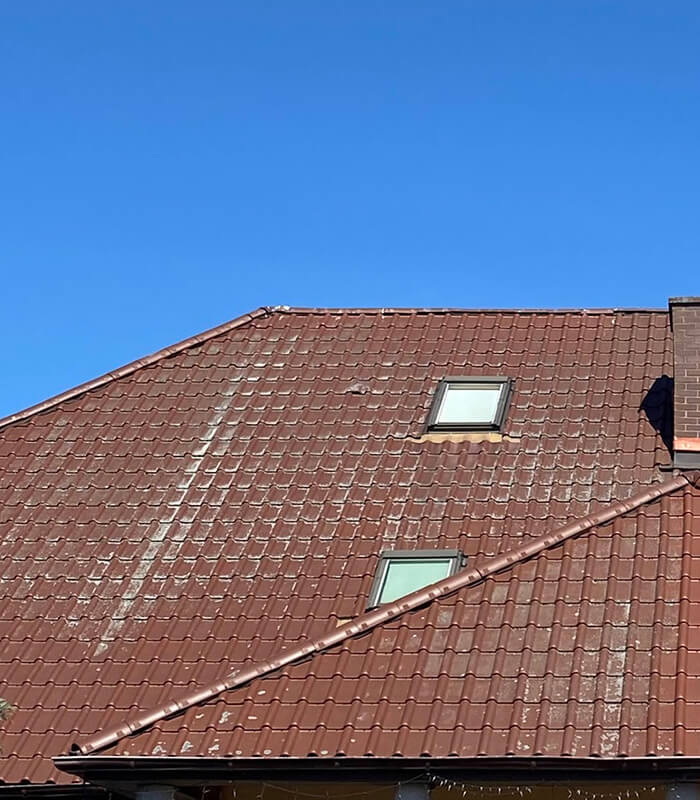 dachowka z nalotem-czyszczenie dachow z zabrudzen